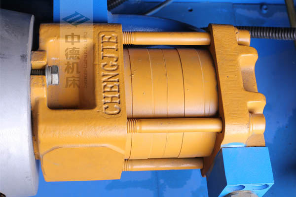 ZDPK-4015采用國內一流品牌電機及油泵，動力強勁，噪音低.jpg